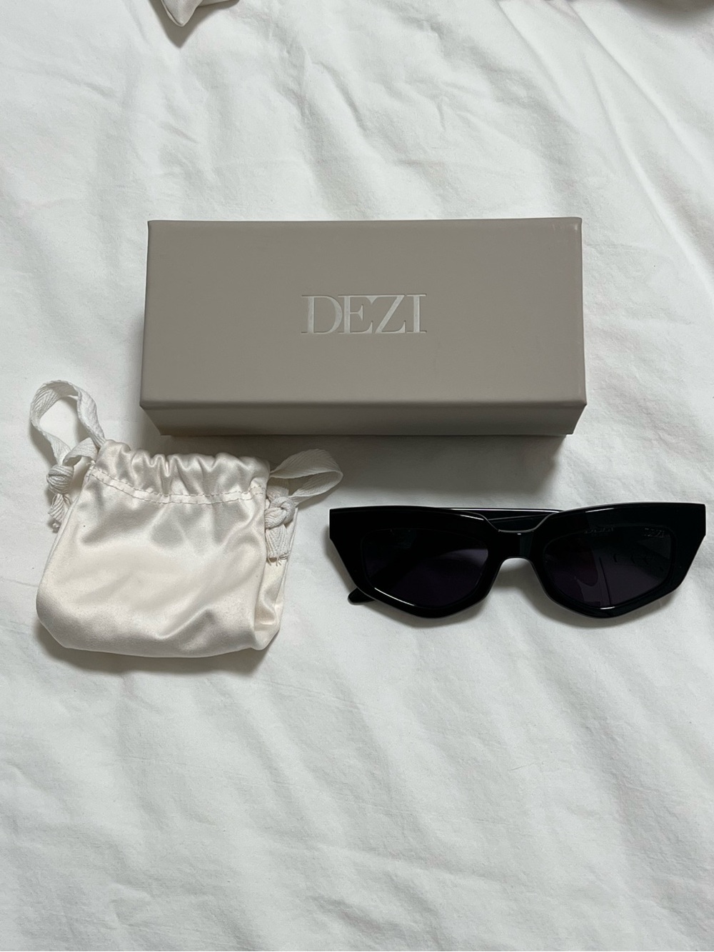Dezi On Read Cat Eye Sunglasses